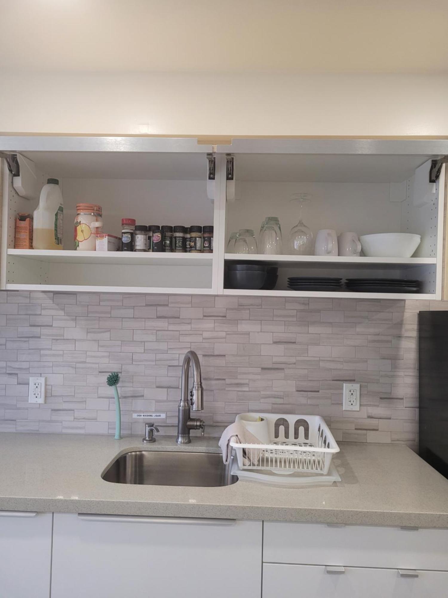 Modern Studio With Kitchenette And Bath Guelph Ngoại thất bức ảnh